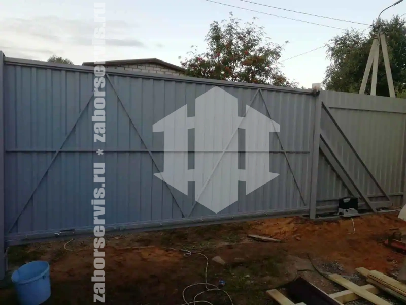 Забор из профнастила с воротам 72 метра