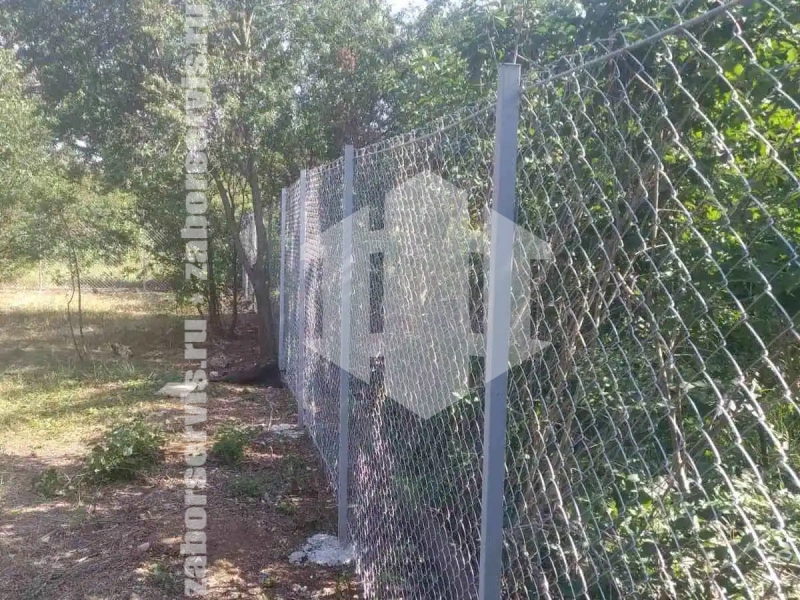 Забор из сетки рабицы на профильном каркасе 127 метров