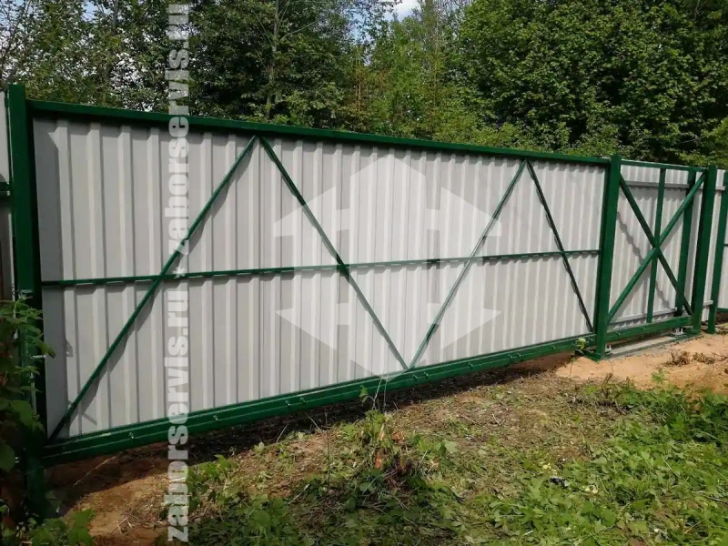 Забор из профнастила с воротам 53 метра