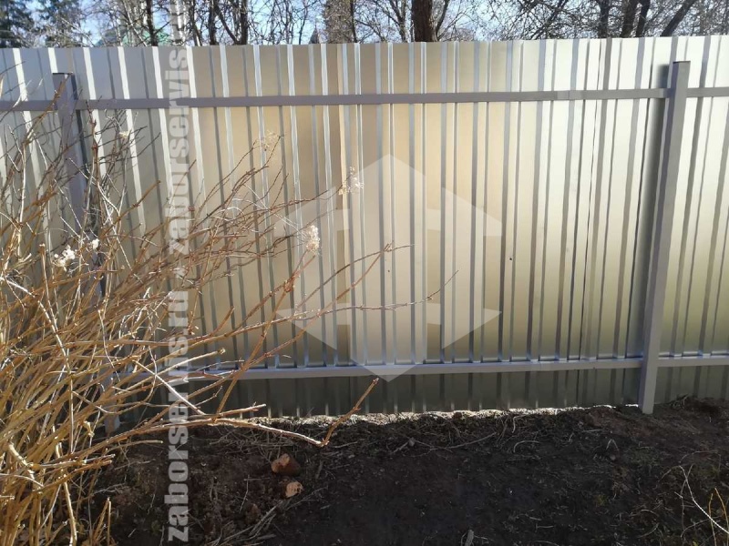 Забор из профнастила оцинкованный 63 метра
