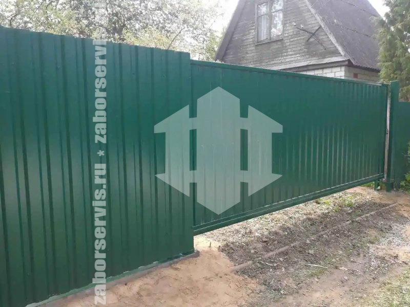 Забор из профнастила с воротам 53 метра